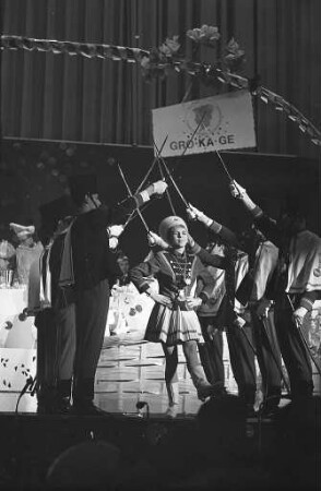 Narrensitzung der 1. Großen Karnevalsgesellschaft 02 Karlsruhe in der Stadthalle.