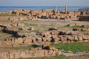 Libyen - römische Ausgrabungen : Teilübersicht über die römische Ausgrabungsstätten von Sabrata, westlich der Hauptstadt Tripolis, am Mittelmeer, aufgenommen 2006