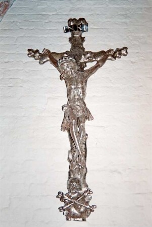 Hauptstraße 59: evangelische Kirche: Innenansicht: Detailaufnahme: ehemaliges Altarkreuz aus Silber: 28. April 1994