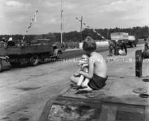 Am Kontrollpunkt Helmstedt vor Beginn der Blockade