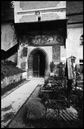 Hallstatt: Portal an der oberen Kirche [Portal der katholischen Pfarrkirche Mariä Himmelfahrt]