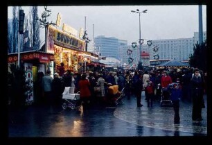 Weihnachtsmarkt 3.12.75.