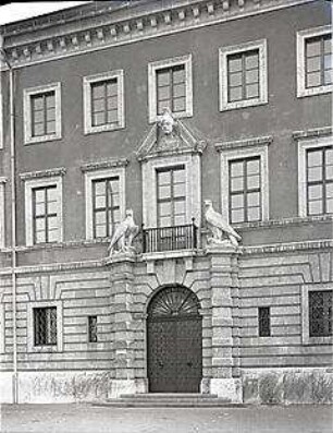 Bestelmeyer, German; München, Prinzregentenstr. / Wagmüllerstr.; Luftgaukommando (Wirtschaftsministerium) - Hauptportal I mit zwei Adlern