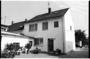 Wohnhaus in einem Innenhof