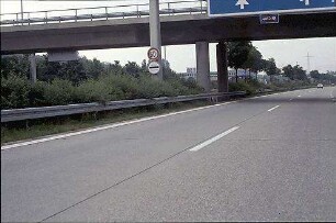 Hauptfahrbahn West (Karlsruhe Richtung Basel): Brücke (B532) von Norden