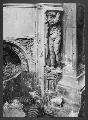 Dresden. Großer Schlosshof. Wendelstein. Wilder Mann
