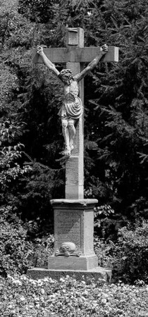 Wegkreuz; Kriftel, Frankfurter Straße ( K 822 )