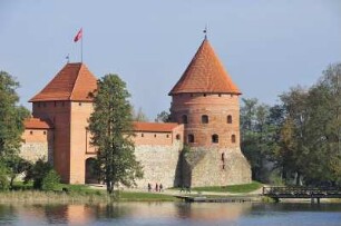 Trakei - Wasserburg : Die Wasserburg Trakai liegt auf einer Halbinsel und kann als Museum besichtigt werden. Aufgenommen am 8. Oktober 2010 in Trakei bei Vilnius