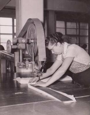 Zuschneidemaschine, Fa. Hermann Dittrich, Limbach-Oberfrohna, 1960