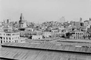 Montevideo vom Hafen aus : Blick über die Stadt