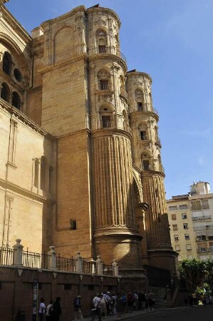 Malaga - Kathedrale : Blick auf die Seitenfront der Kathedrale. Aufgenommen in Malaga am 10. Oktober 2009. Foto: Uwe Gerig