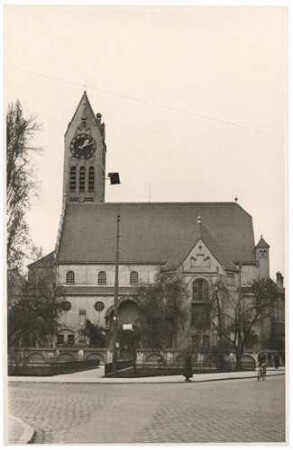 Erlöserkirche München-Schwabing, Außenansicht