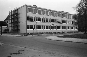 Baufertigstellung der neuen Schloßschule in Durlach.