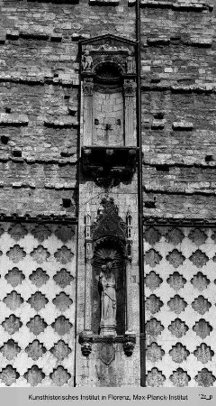Pilaster mit zwei Nischen
