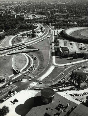 Stadtautobahn. Blick vom Funkturm, Avus Nordkurve