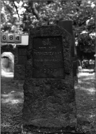 Grabstein 684