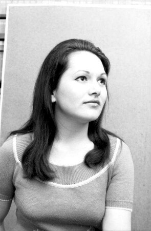 Freiburg: Atelier; Anna Petri, rumänische Opernsängerin