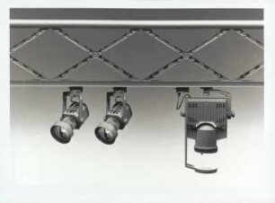 ERCO Gitterträger-System "Gantry" mit ERCO Strahlern "Eclipse" von Mario Bellini