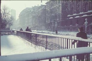 München. Straßenbild mit Blick zur Frauenkirche