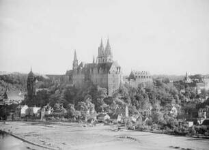 Meißen. Burgberg mit Albbrechtsburg und Dom und Stadt von Nordosten