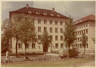 Bürohaus und Lagerplatz Philipp Holzmann AG, München, ohne Datum