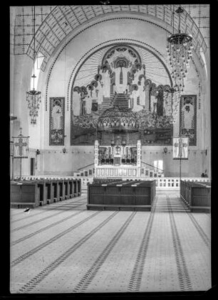 Kirche, Altar, Gemälde an der Altarwand