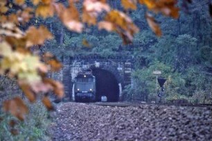 Gäubahn Kriegsbergtunnel Lok 144 099 Lz Tunneleinfahrt