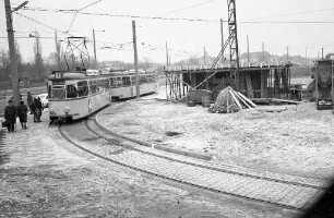 Endhaltestelle der Straßenbahn in Knielingen bei der Rheinbrückenstraße.