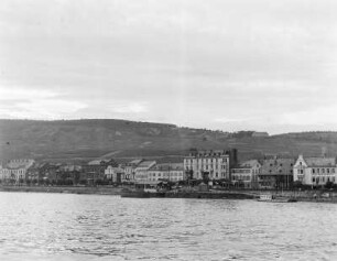Rüdesheim am Rhein : Blick über den Rein auf Rüdesheim