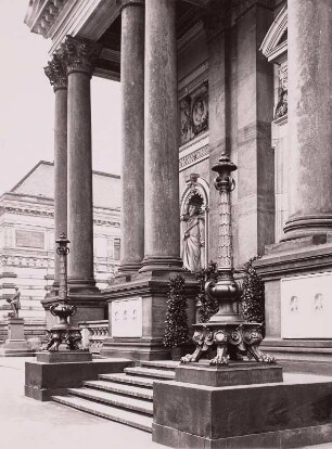Dresden-Altstadt. Ausstellungsgebäude des Sächsischen Kunstvereins (1890-1895; K. Lipsius). Eingang Brühlsche Terrasse