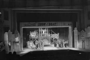 Szenenbilder aus "Sabellicus", Oper von Rainer Kunad mit eigenem Libretto nach einem Fauststoff. Deutsche Staatsoper Berlin, Generalprobe (?) 20.10.1974 (Uraufführung 21.12.1974)