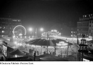Nachtansicht Weihnachtsmarkt