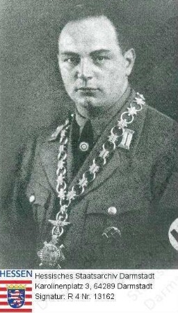 Schmidt, Wilhelm Georg (* 1900) / Porträt in NS-Uniform und Kette, Brustbild
