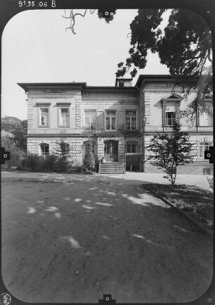 Dresden-Hosterwitz, Eichbuschweg 7. Villa (1875-1880). Parkseite