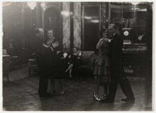 Auf der "Mauretania". Im Tanzsaal