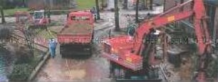 Roter Bagger und Transporter (Prämiertes Foto Altersgruppe 14-17)