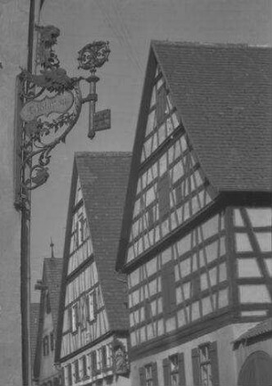 Dinkelsbühl: Kongress der Siebenbürger Sachsen, Aushängeschild Schlüssel [Nasenschild]