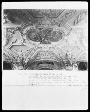 Gottvater mit Engeln und weiblicher Figur