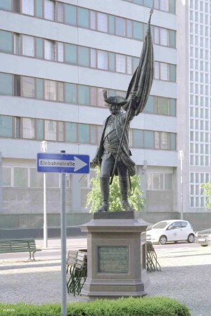 Bronzestandbild von Kurt Christoph Graf von Schwerin; Berlin, Mitte