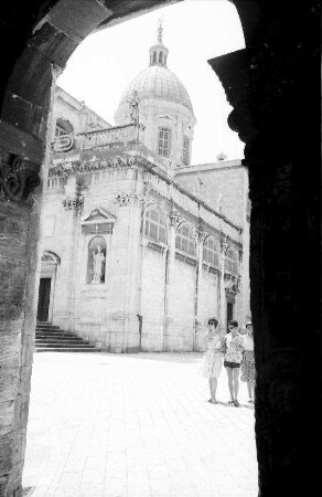 Dubrovnik: Durchblick zum Dom