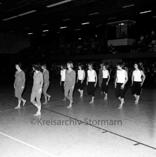 Kreissportverband Stormarn e.V.: Stormarnhalle: Sportschau: Festgymnastik wird vorgeführt