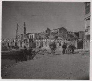 Wehrmachtssoldaten, Chania, Partie am Hafen
