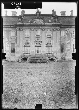 Meseberg (Gransee-Meseberg). Schloß (1737/1739). Gartenfront
