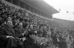 Berlin: Reichssportfeld; Fußballpublikum