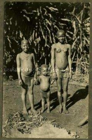 Drei Wadschagga-Kinder