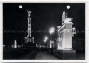 Berlin, Siegessäule, Flaggenschmuck bei Nacht