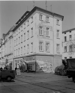 Wohn- und Geschäftshaus