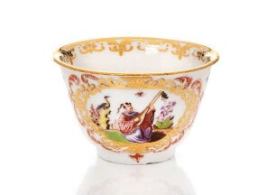 Koppchen mit Chinoiserien