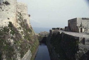 Krak des Chevaliers — Äußere Ringmauer —