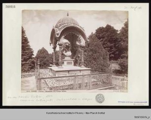 Denkmal für den indischen Prinzen Rajaram Chuttraputti, Maharadscha von Kholapur - Monumento funebre dell'Indiano